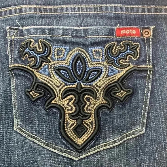 Rare moto London vintage Y2K low rise, flare leg, medium weight,distressed jeans - Picture 5 of 13